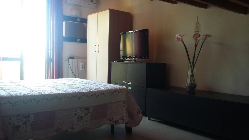 B&B Castellazzo Пачеко Екстер'єр фото